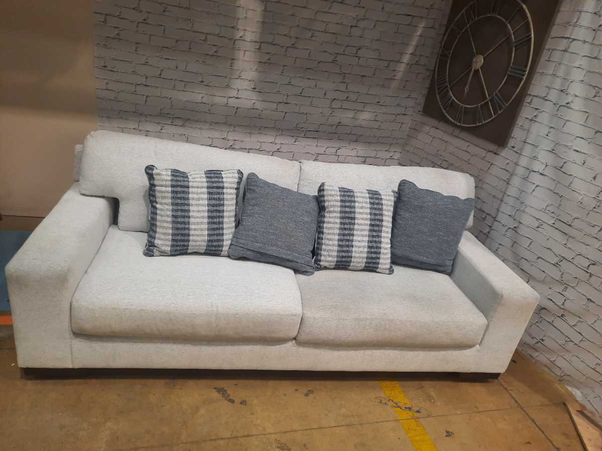 Belvoir-Exclusive Sofa - Snow - Gallery Image 6
